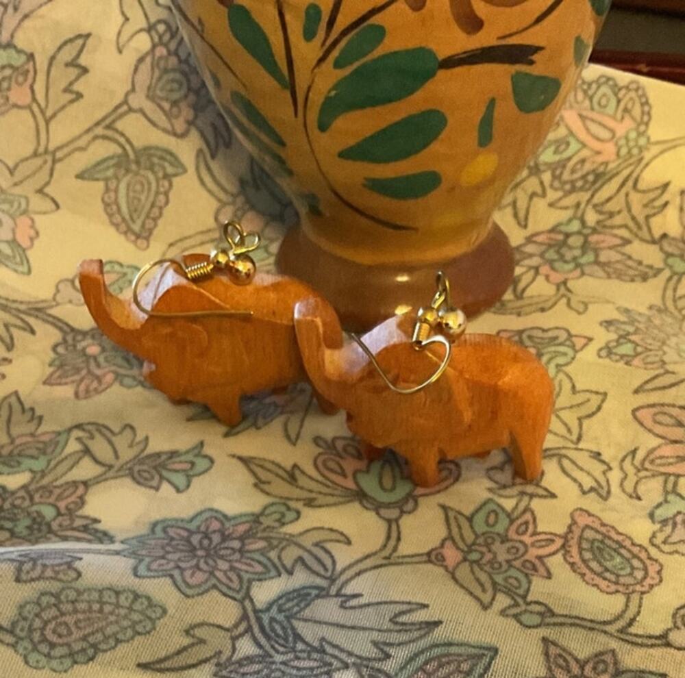 Vintage Hand Carved Elephant Earrings Pierced Wire ELEPHANTS